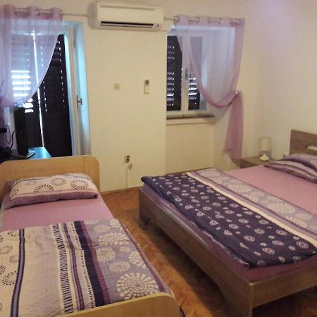 Apartment Blazic - Near The Beach Ика Екстериор снимка