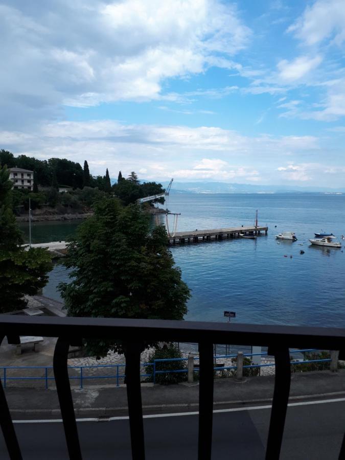 Apartment Blazic - Near The Beach Ика Екстериор снимка
